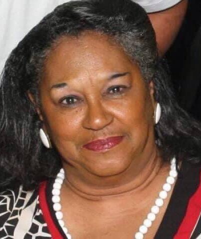 Gloria Winston